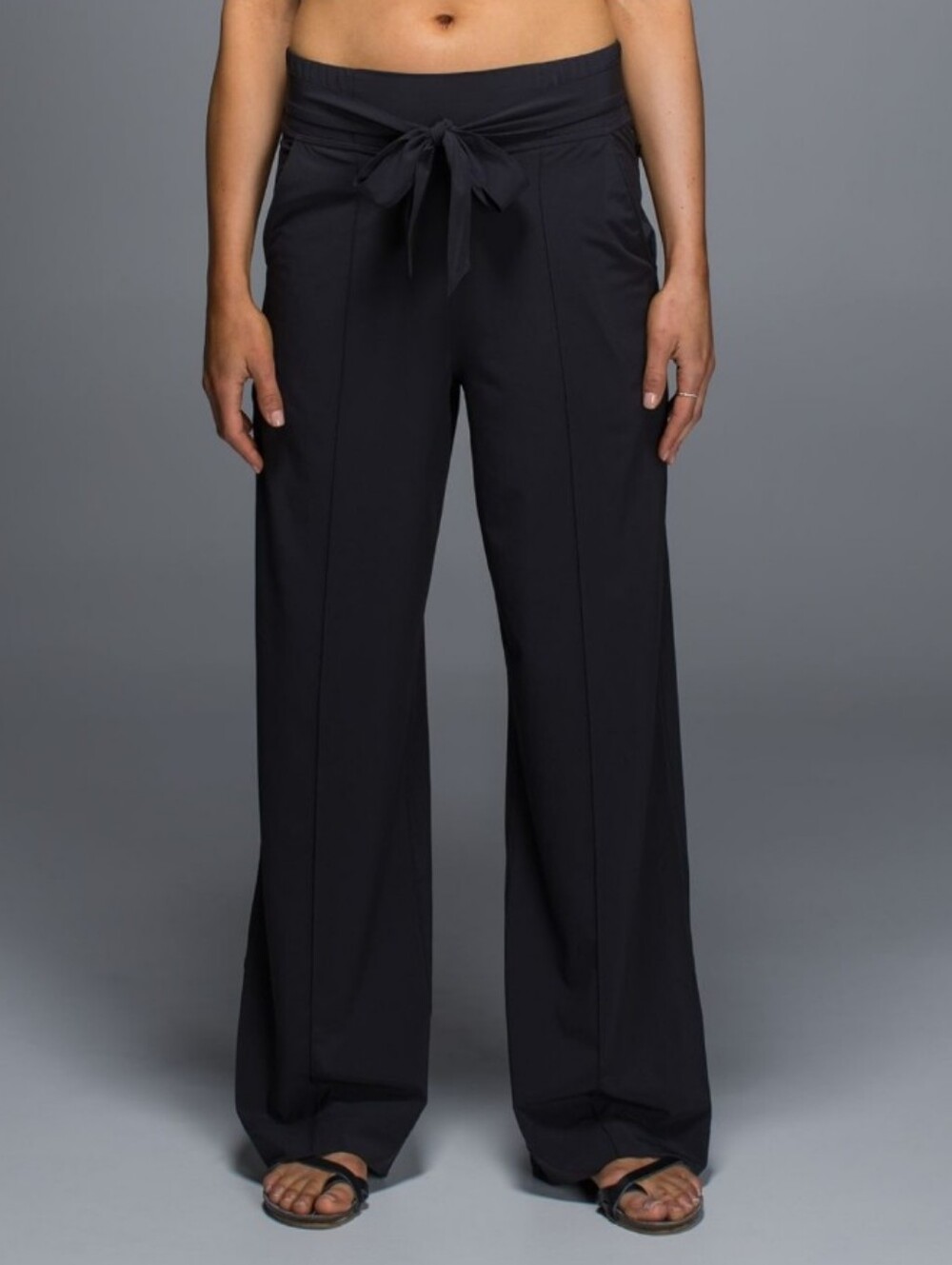 Lululemon Noir Pant In Black Size 10